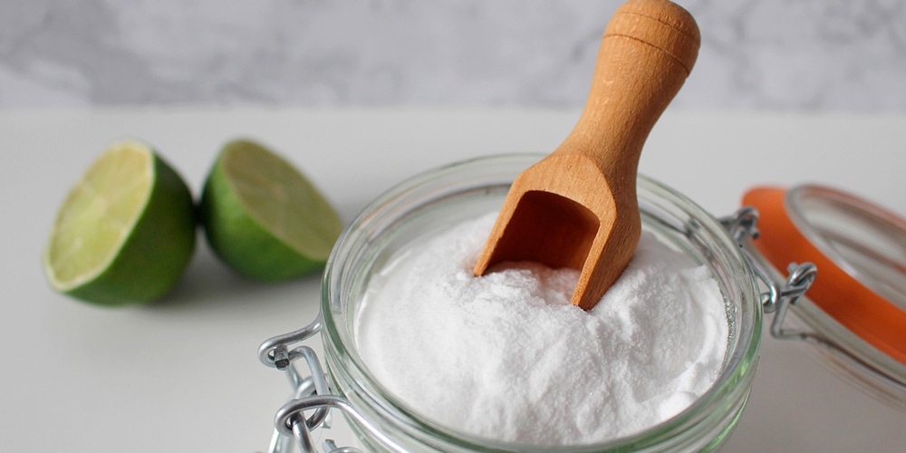 cleaning glass shower doors with baking soda