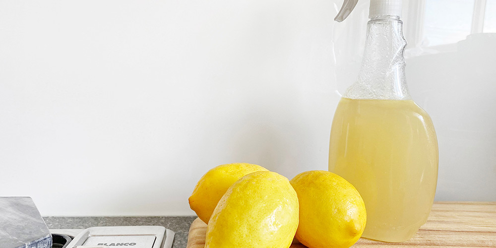 lemon juice to keep shower glass door clean